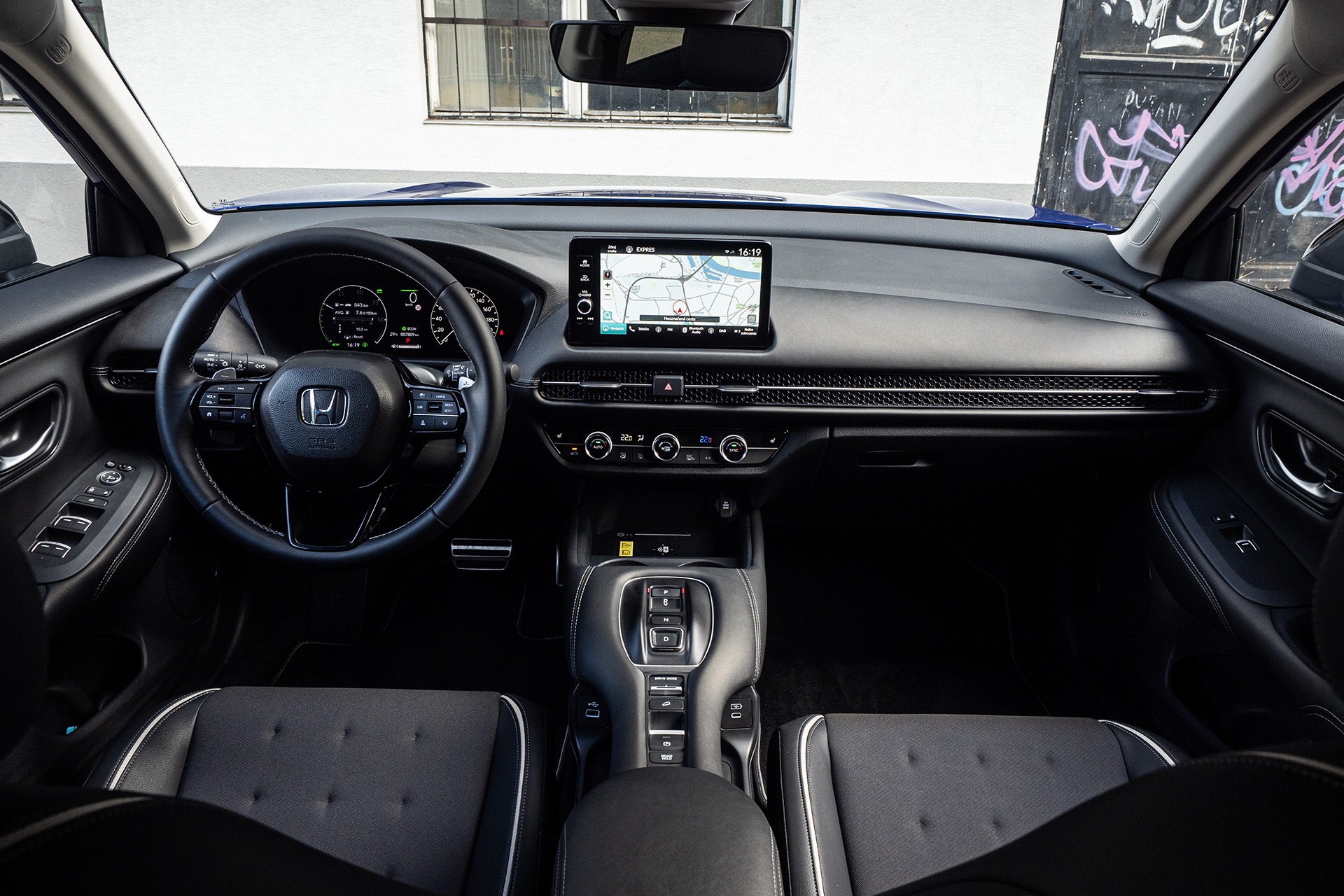 Test: Honda ZR-V - Civic XL