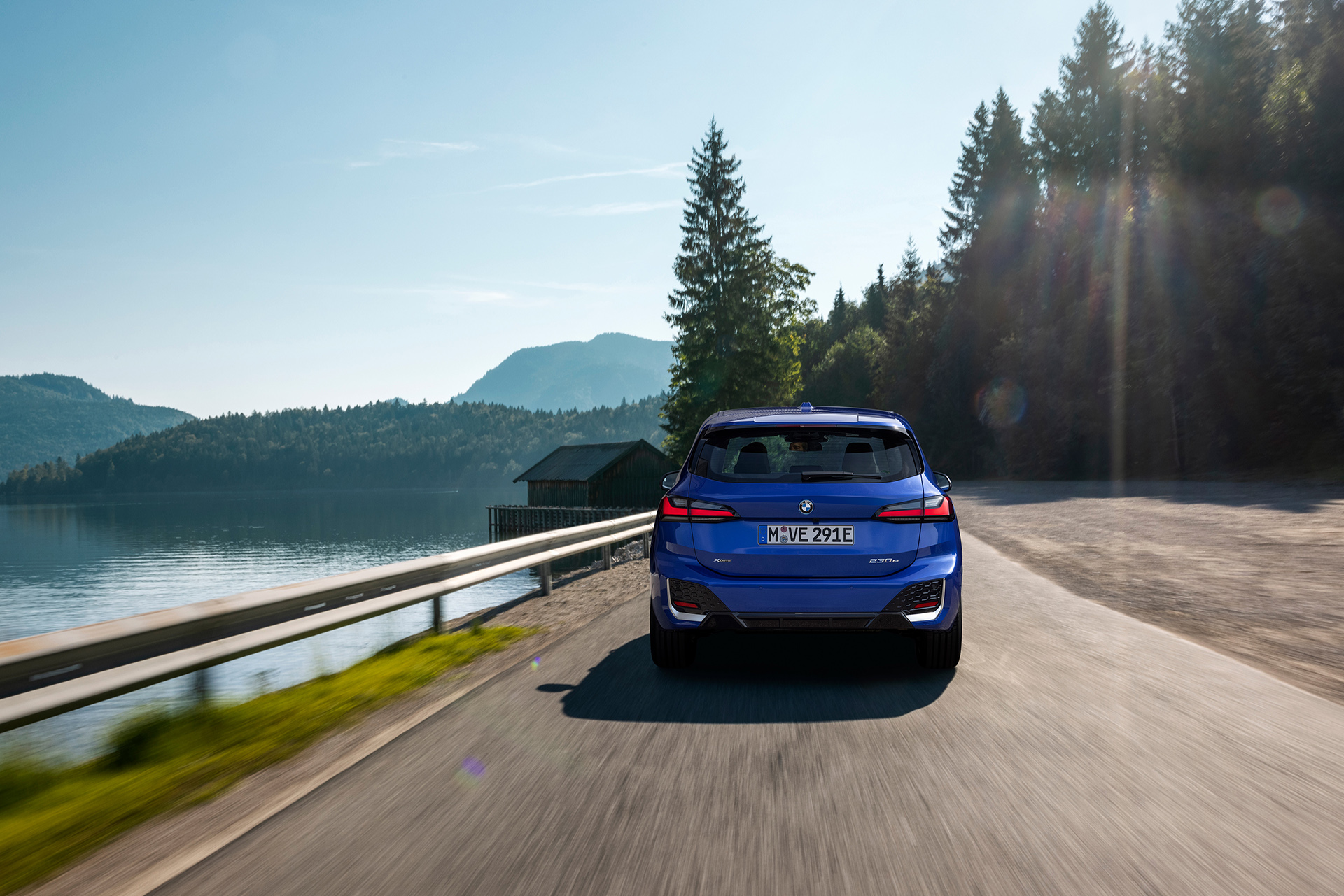 Nový BMW 2 Active Tourer môže mať plug-in hybrid s 326 koňmi