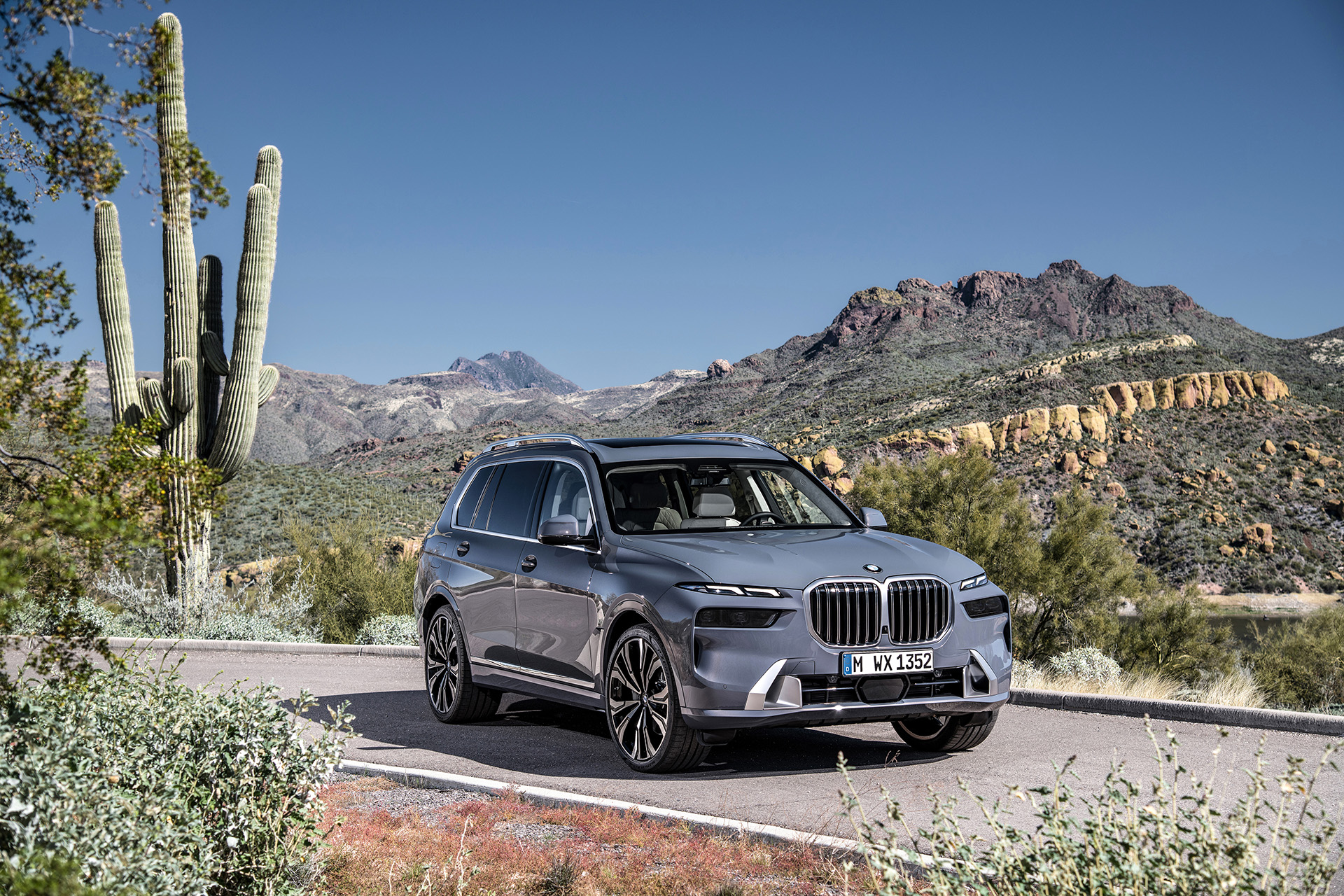 BMW X7: Nový predok, nový displej, ale kde je páka prevodovky?
