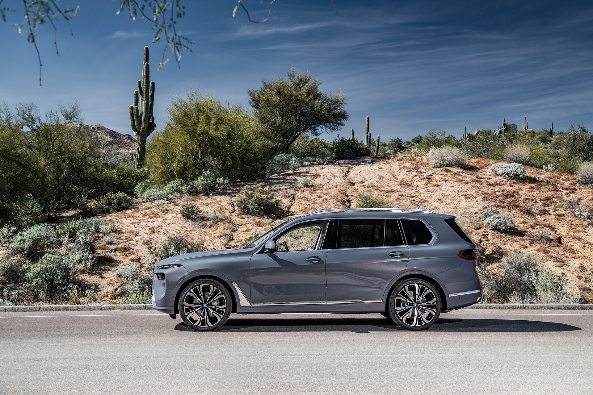 BMW X7: Nový predok, nový displej, ale kde je páka prevodovky?
