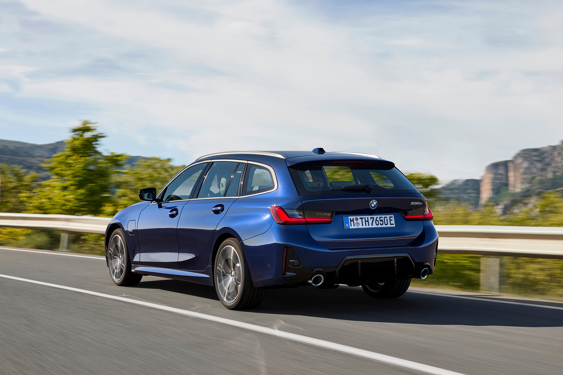 BMW radu 3 má facelift, interiér je úplne iný