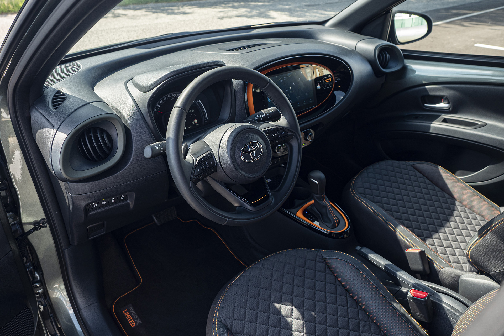 Toyota Aygo X je stvorená do mesta, ale medzigeneračne je väčšia