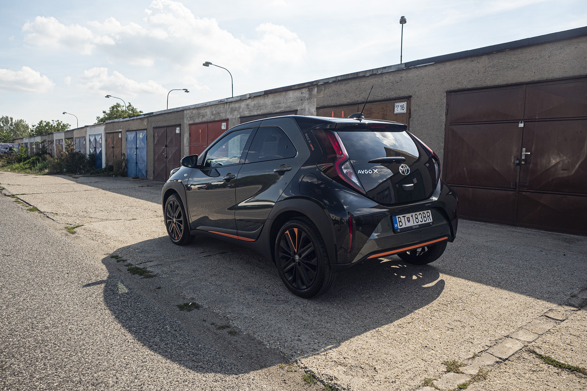 Toyota Aygo X je stvorená do mesta, ale medzigeneračne je väčšia
