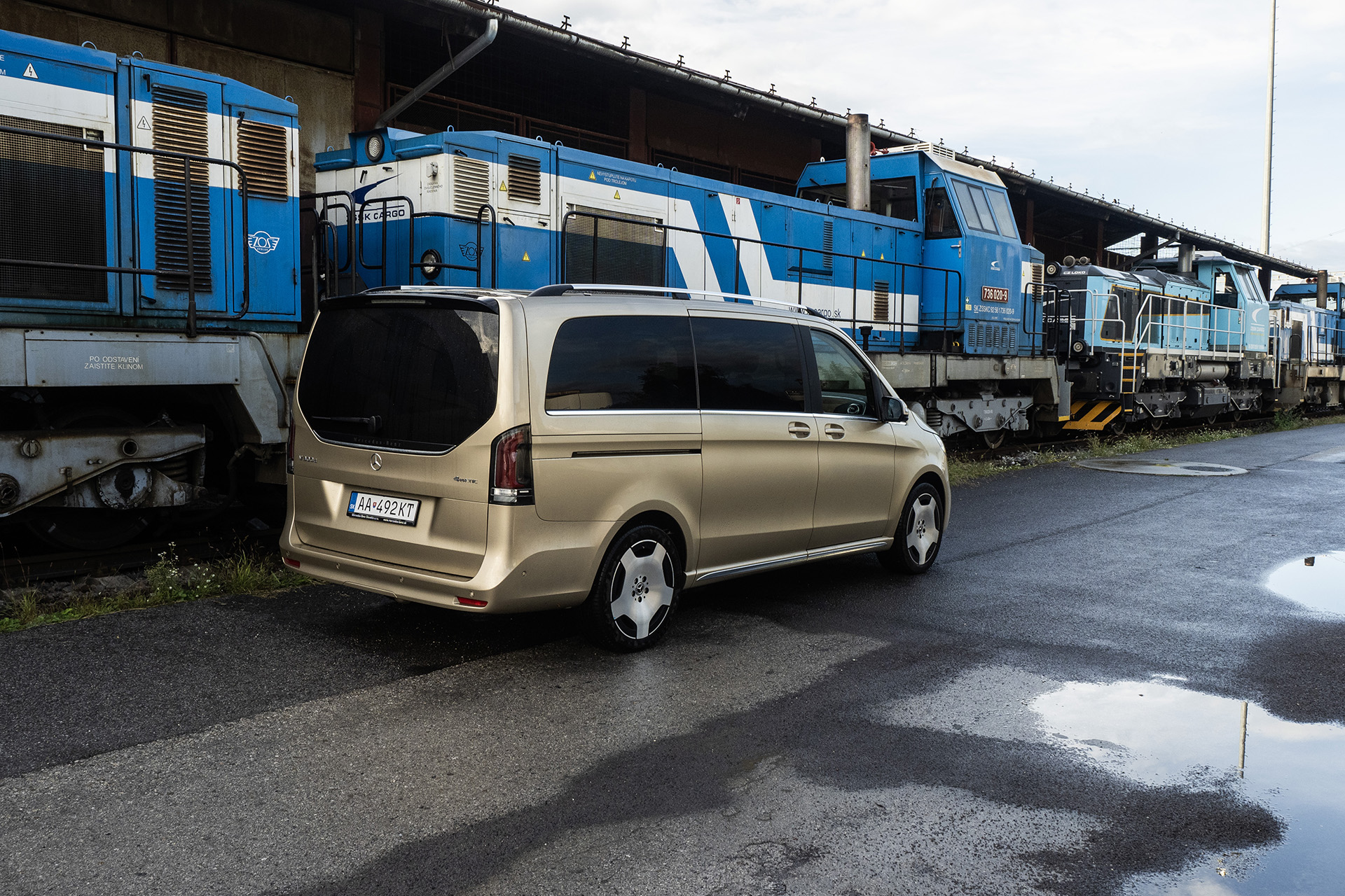 Test: Mercedes-Benz V300d - Luxus Maybachu, ale veľmi nenápadne
