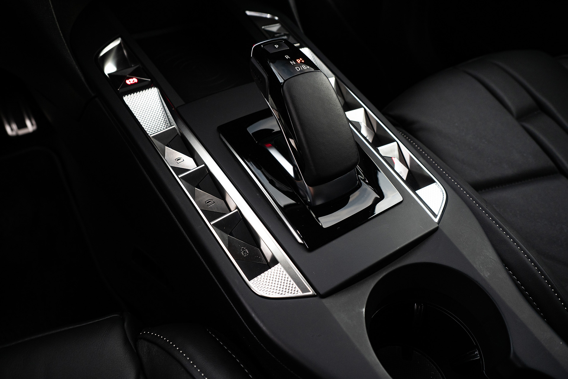 DS3 E-tense po facelifte: Nie je to len o peknej tváričke