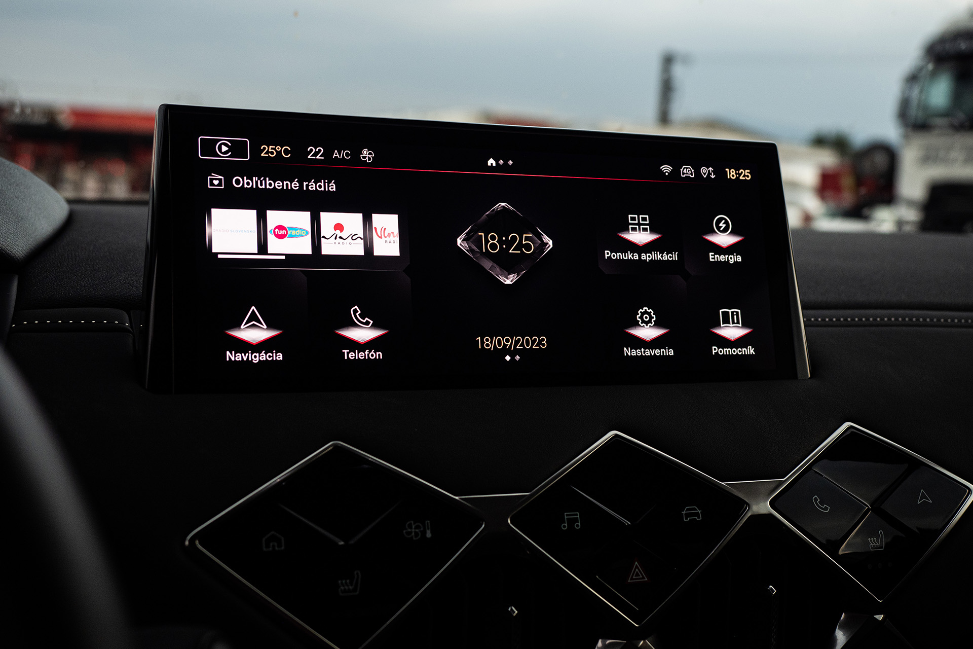 DS3 E-tense po facelifte: Nie je to len o peknej tváričke