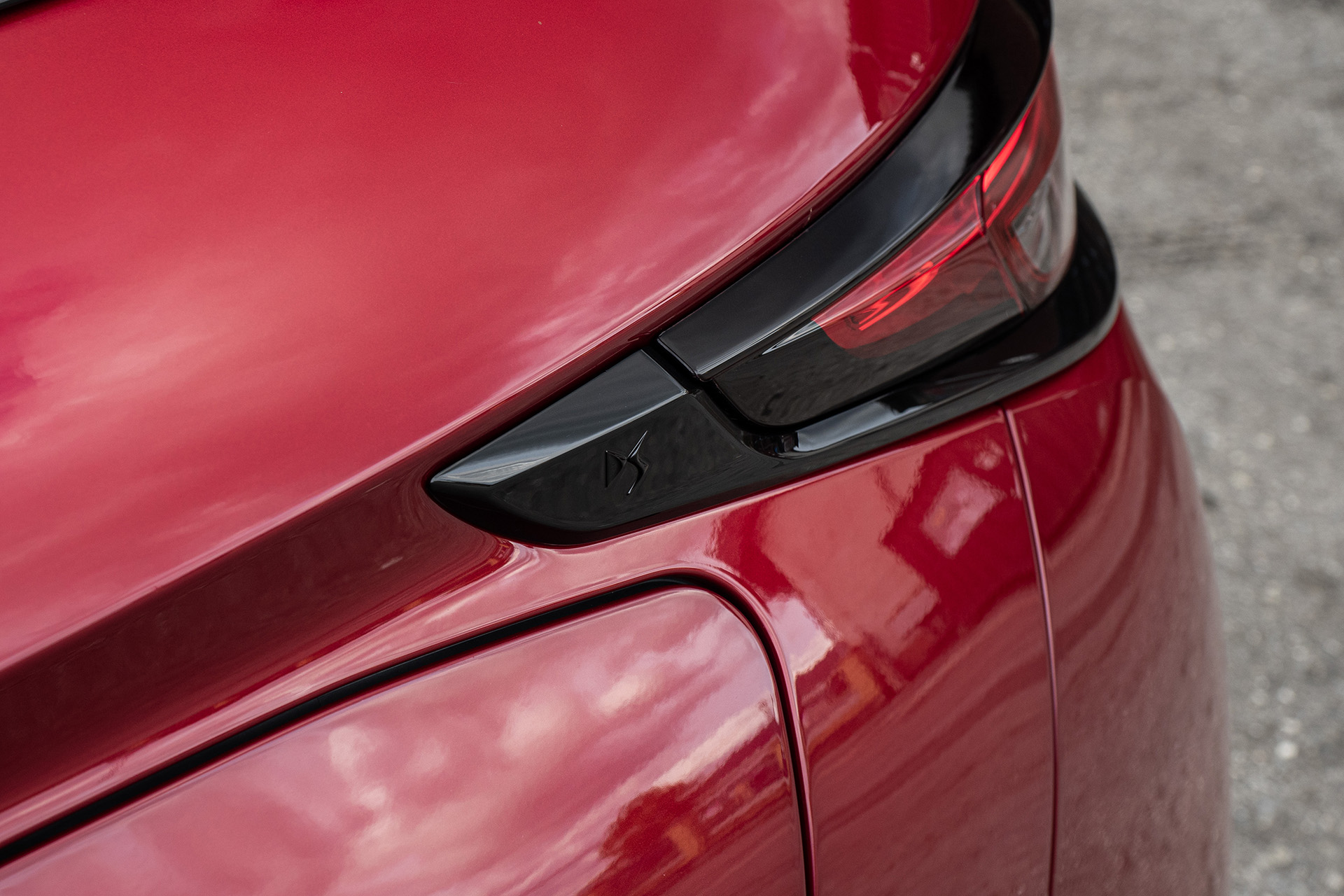 DS3 E-tense po facelifte: Nie je to len o peknej tváričke