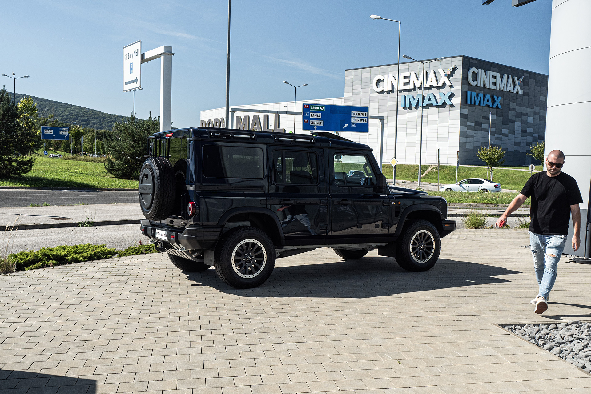 Drsný off-road Ineos Grenadier je už oficiálne na Slovensku