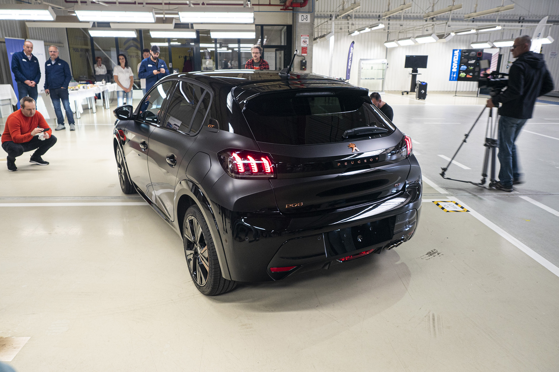 Peugeot 208 podľa predstáv? Program Individual to dokáže