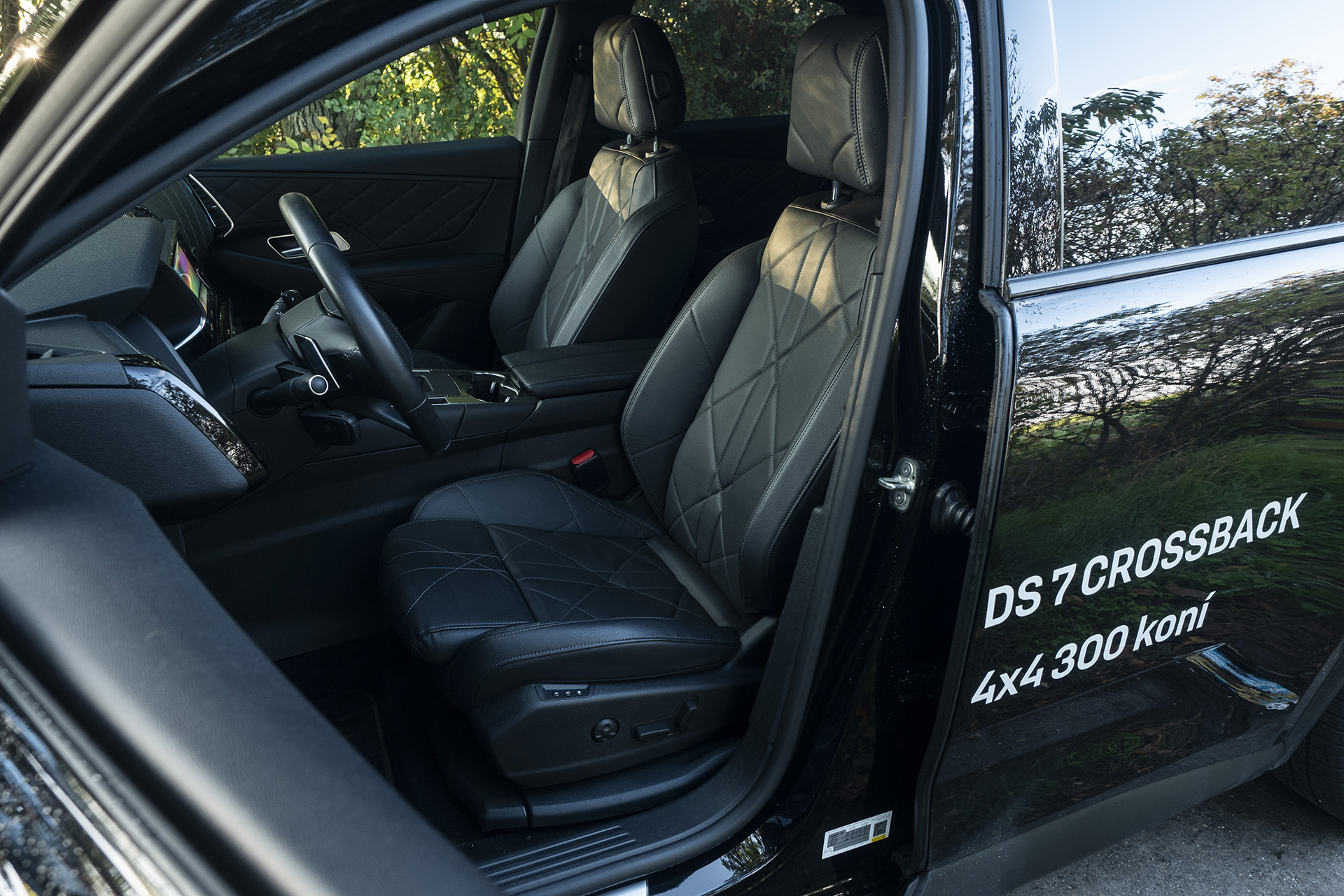 DS7 Crossback Black Edition: Šou pokračuje