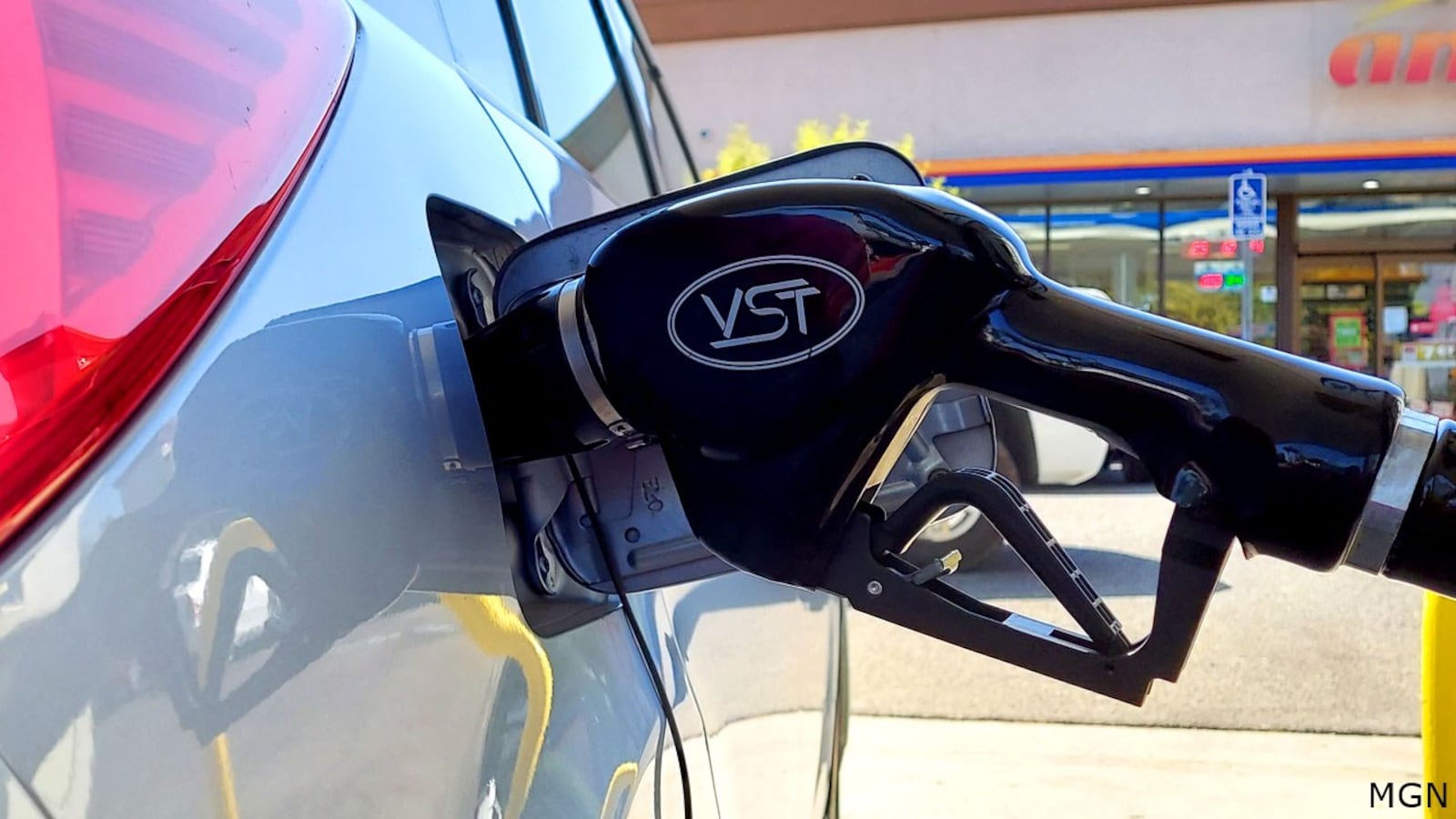 Žena natankovala benzín za vyše 25 000 € bez platenia! Ako?