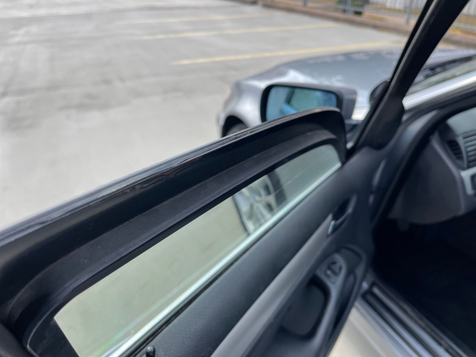 Tesla dodala auto s praksnutým rámom, podľa nej je to v poriadku!