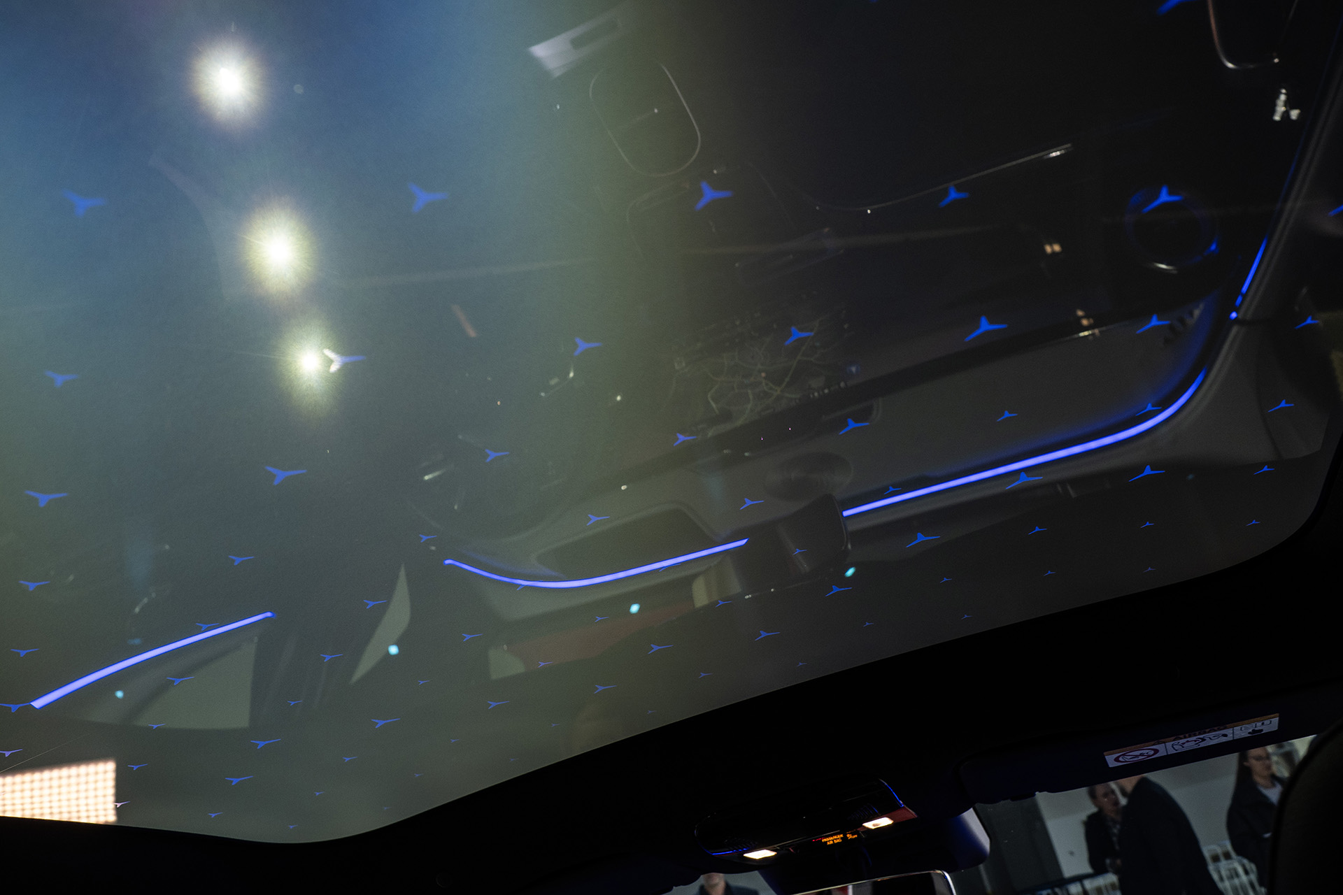 Pozreli sme si nový elektrický Mercedes-Benz GLC. Dáva zbohom špeciálnym názvom a láka na cenu