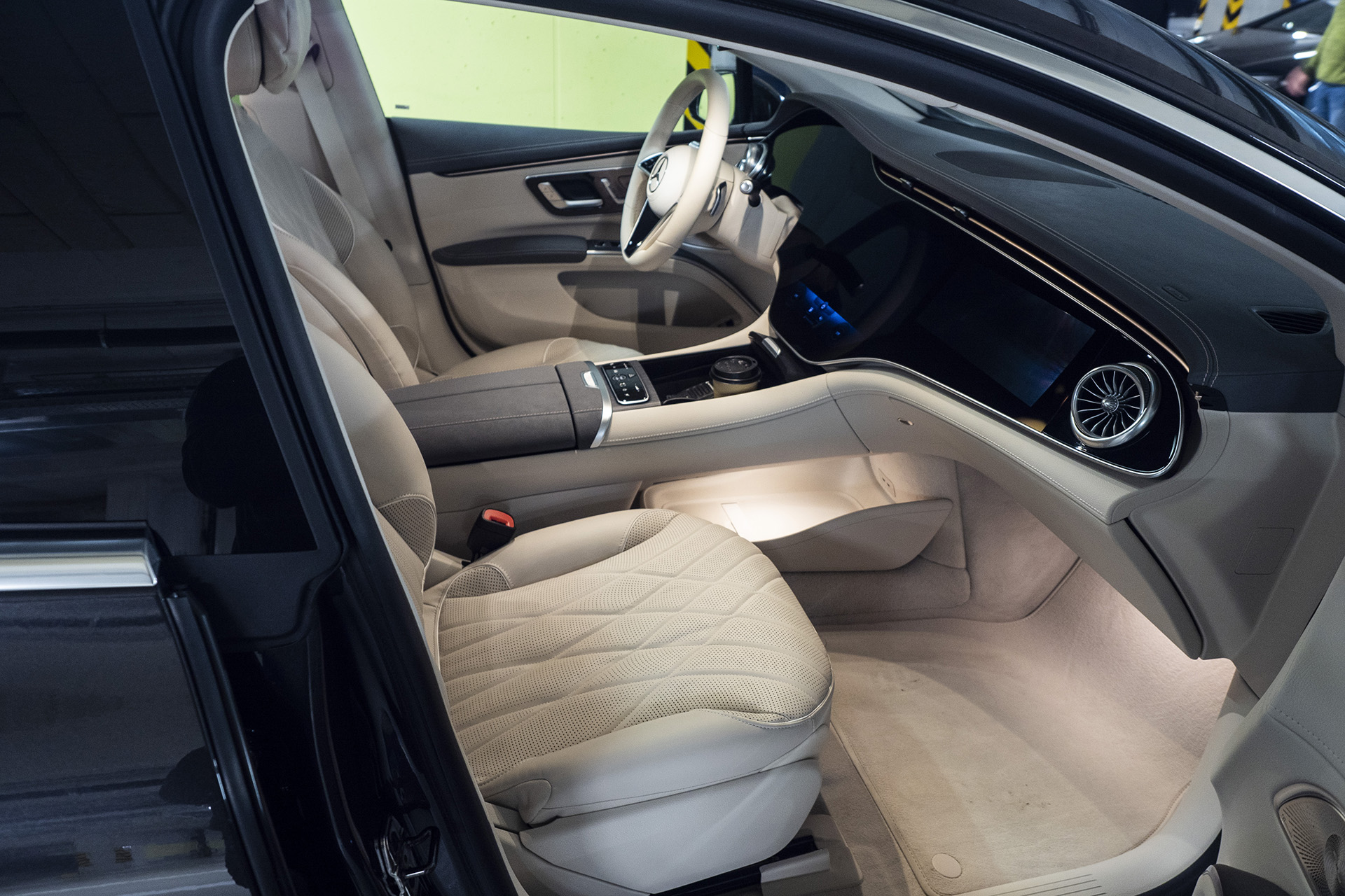 Nový model EQS od Mercedes-EQ je na vrchole ponuky, čo nás na ňom zaujalo?
