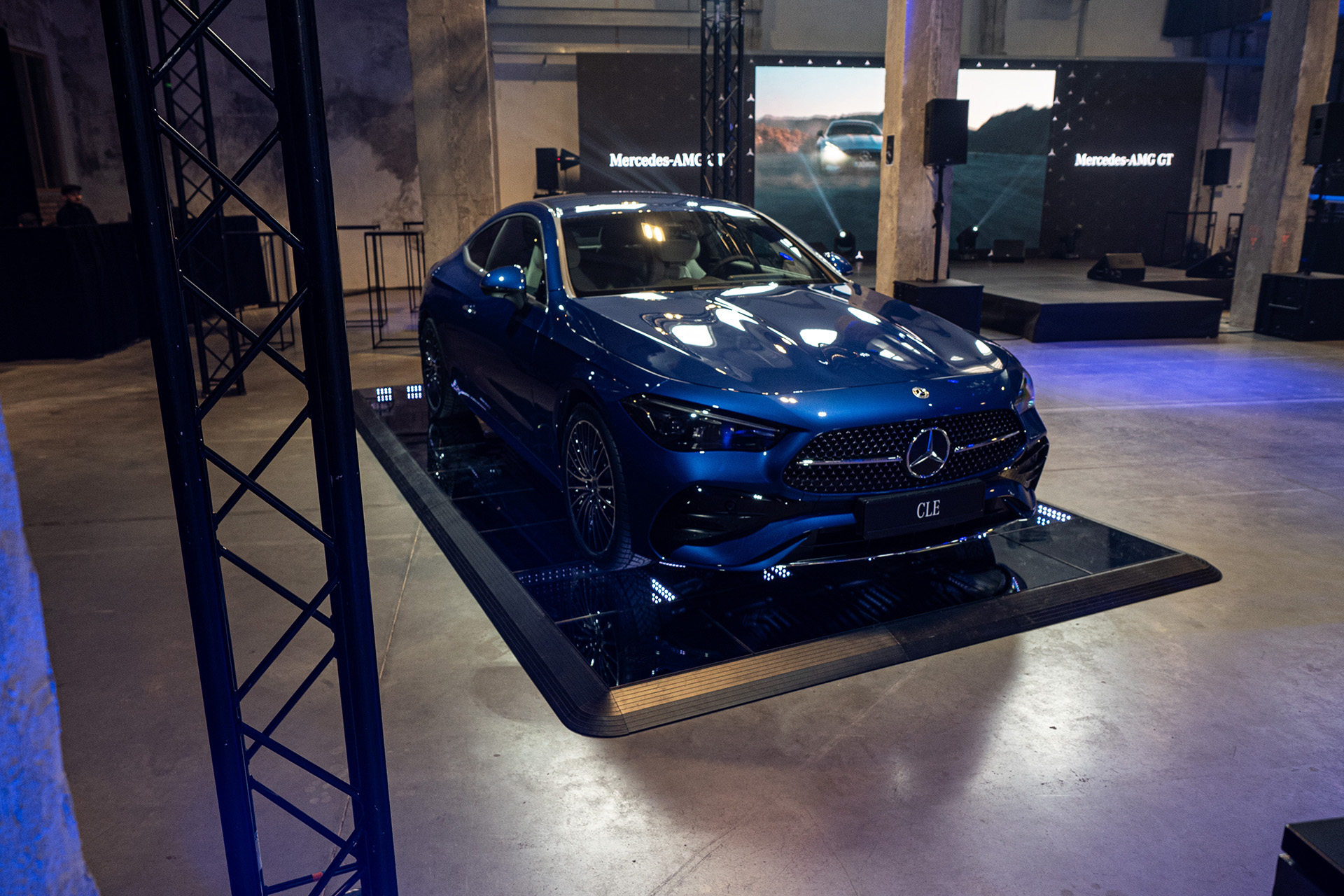 Mercedes ukázal absolútne bomby. Okrem CLE a AMG GT aj Maybach EQS SUV