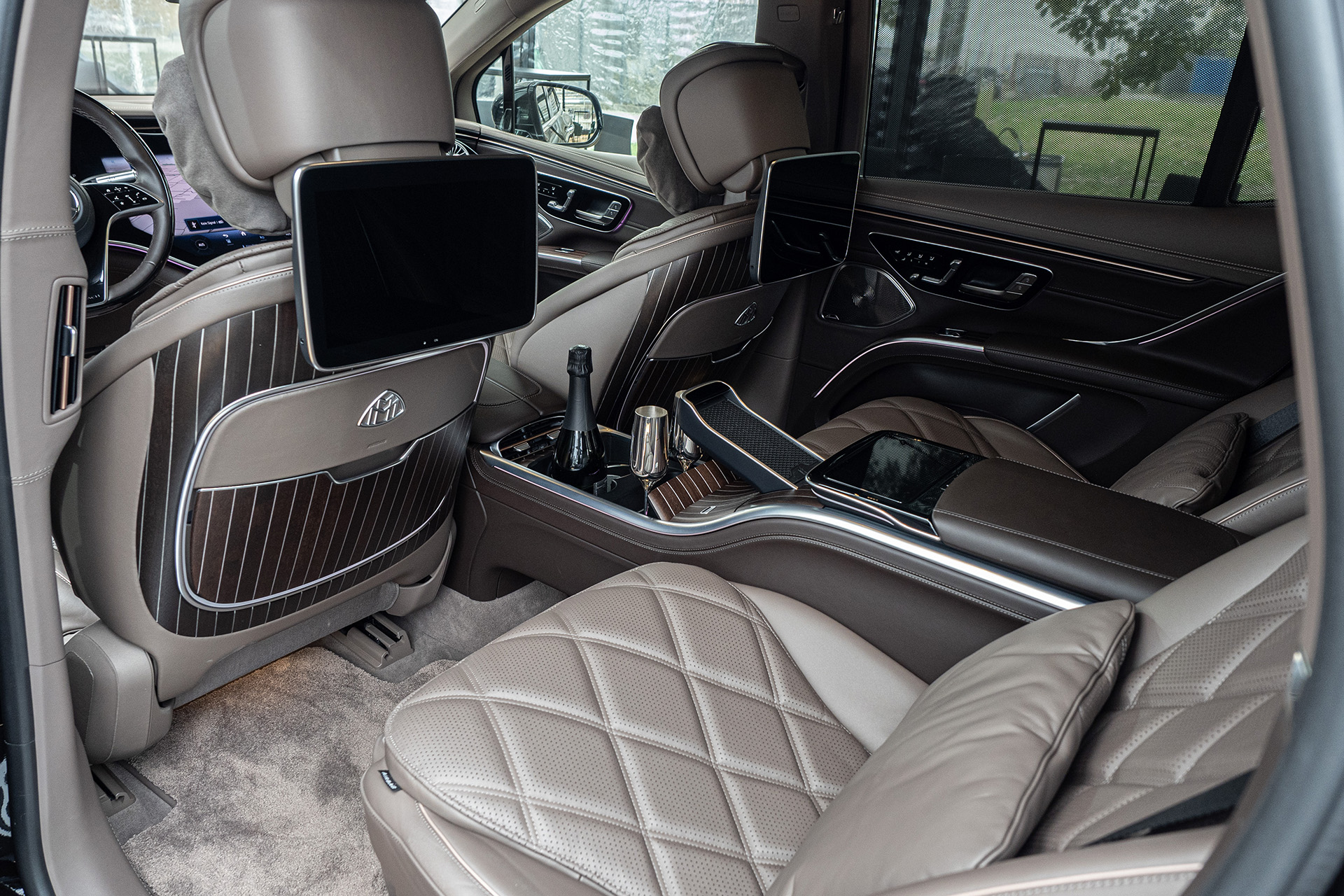 Mercedes ukázal absolútne bomby. Okrem CLE a AMG GT aj Maybach EQS SUV