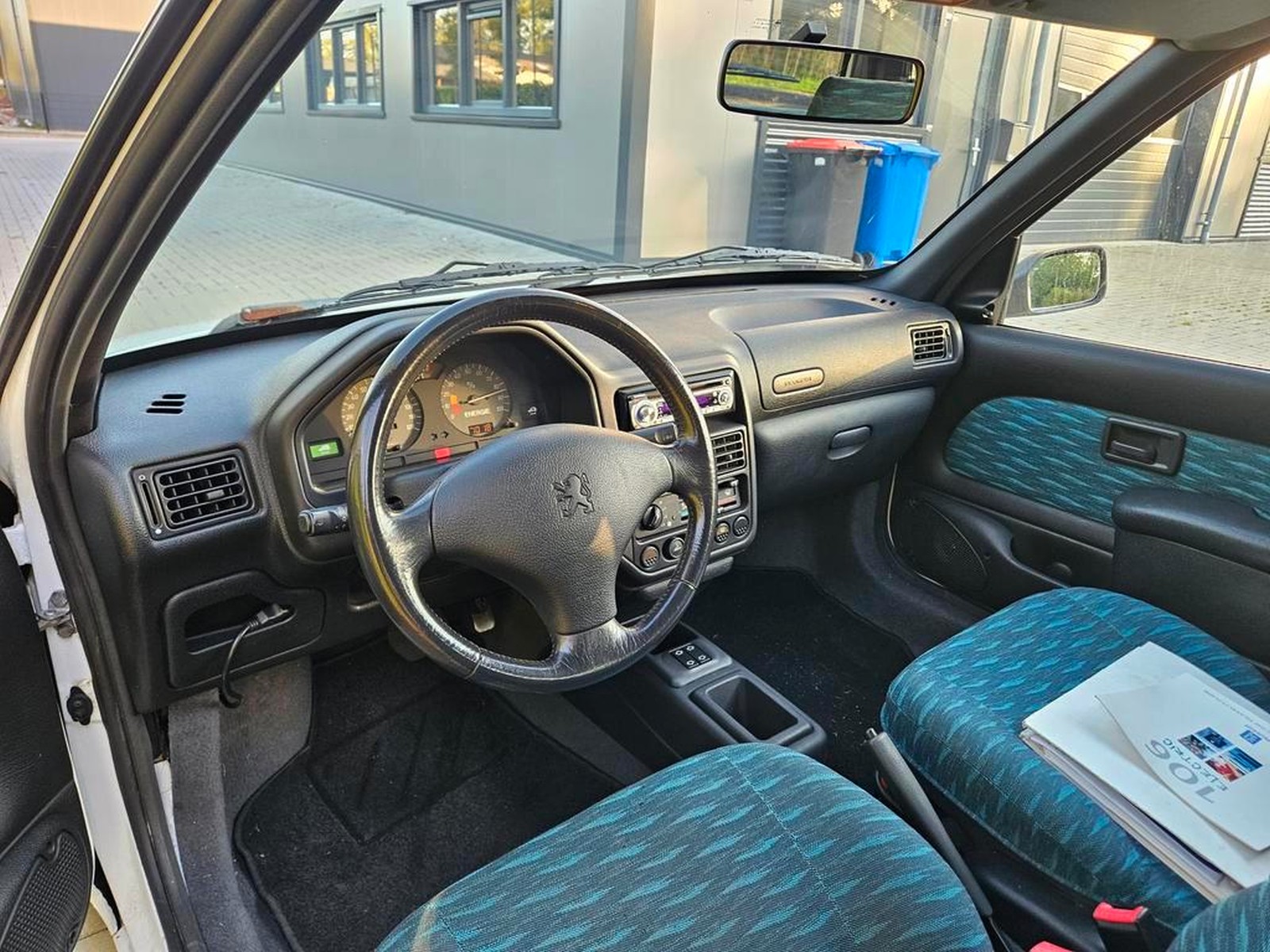 Budúcnosť predaja jazdených elektormobilov, dojazd 20 km!