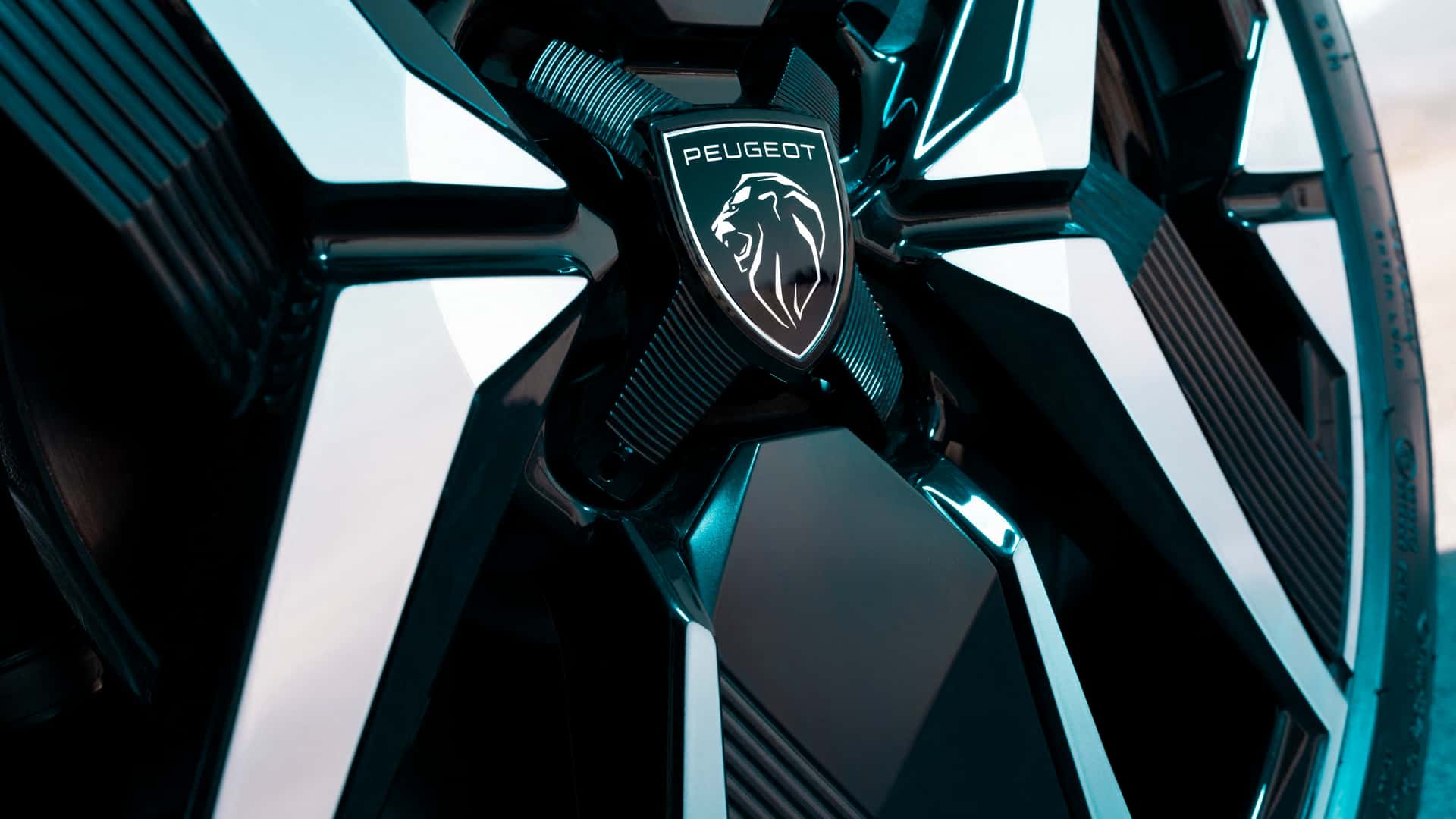 Peugeot 208 mení tvár a pazúry