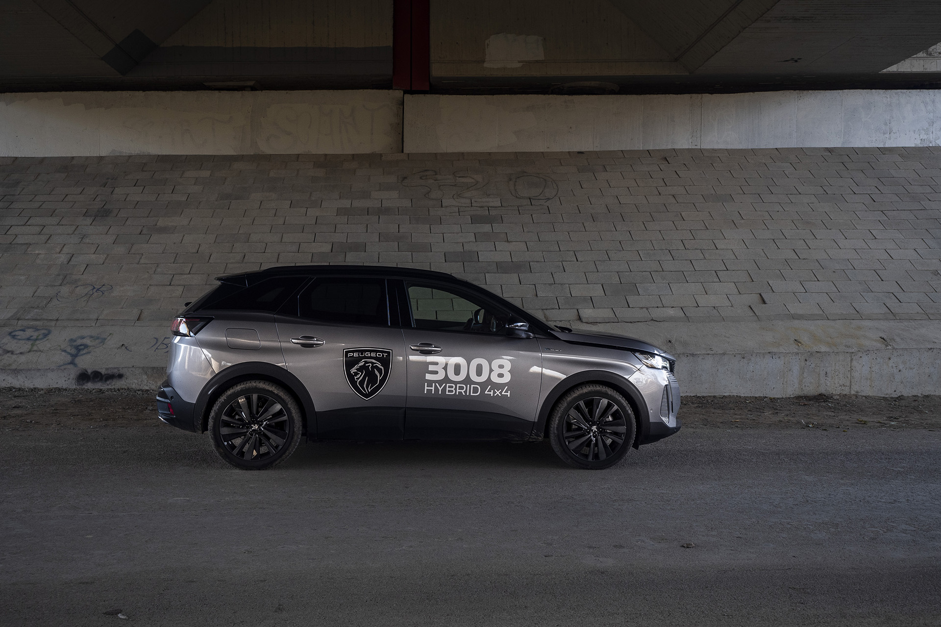 Peugeot 3008 Hybrid4: Koľko prejde na nabitie a koľko sa nabíja?