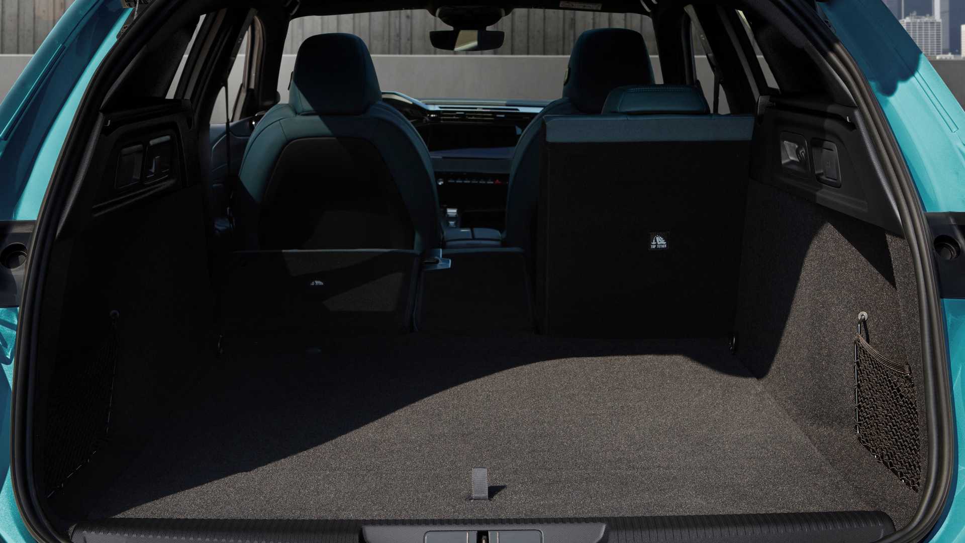 Peugeot pokračuje s peknými autami, ukázal nový kombík 308 SW