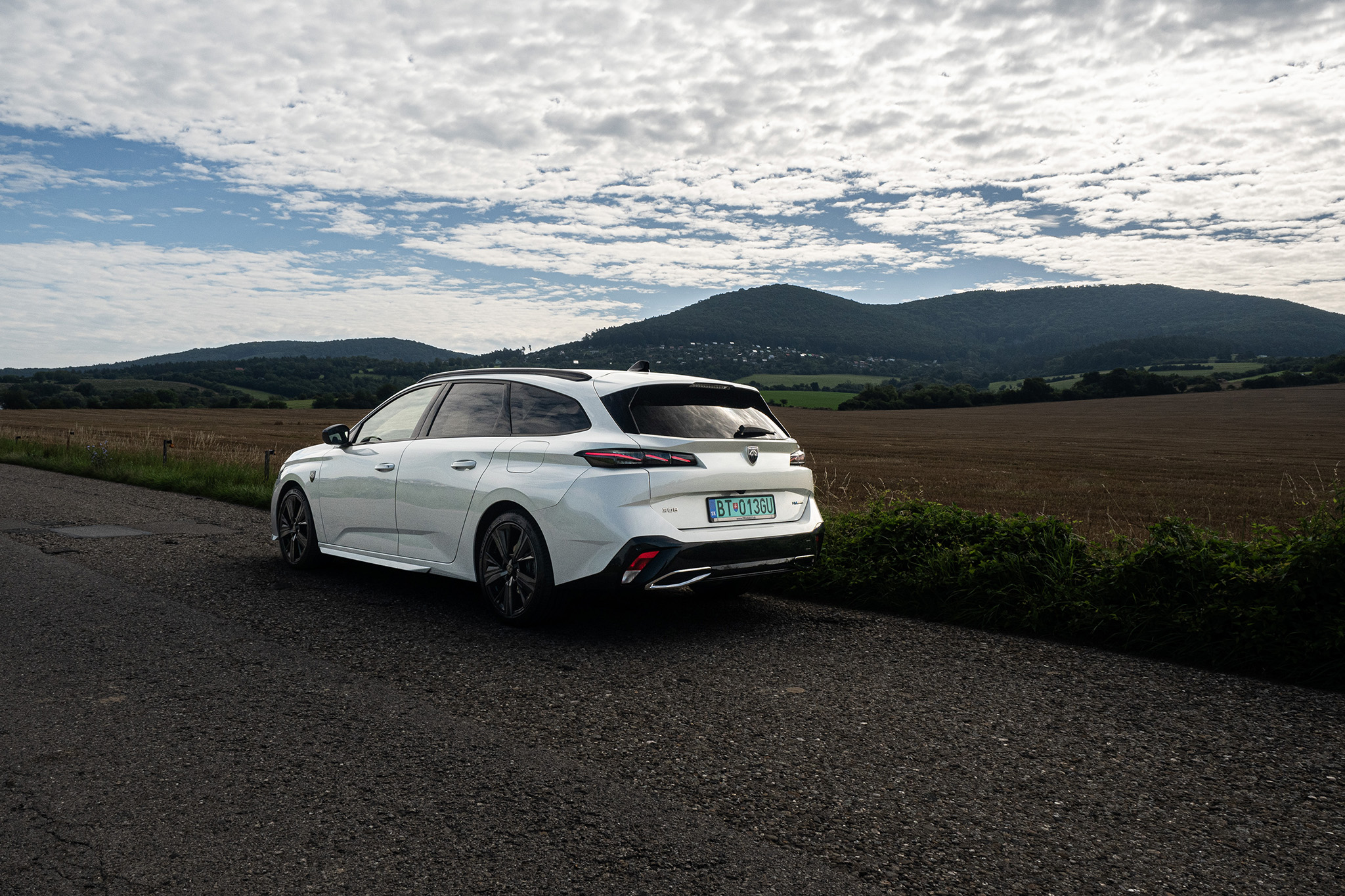 Oplatí sa na Slovensku kúpiť elektromobil? Aký je rozdiel medzi BEV, HEV a PHEV? 1 Oplatí sa na Slovensku kúpiť elektromobil? Aký je rozdiel medzi BEV, HEV a PHEV?