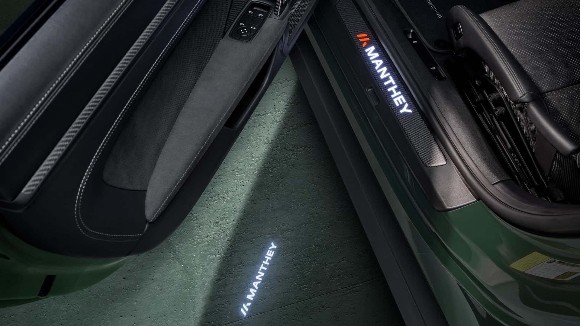 Porsche 911 GT3 RS Manthey má na zadnom skle plutvu ako žralok