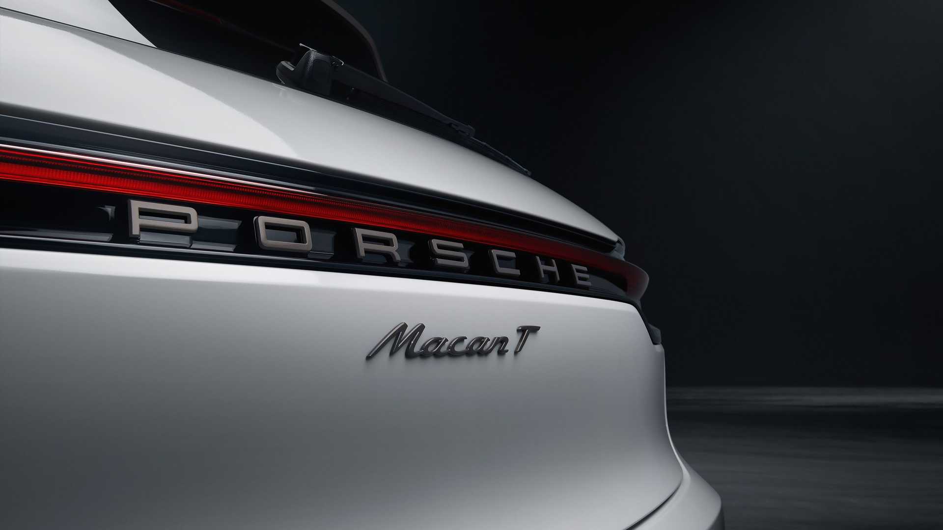 Porsche Macan T má byť obratné rodinné SUV so slávnym logom