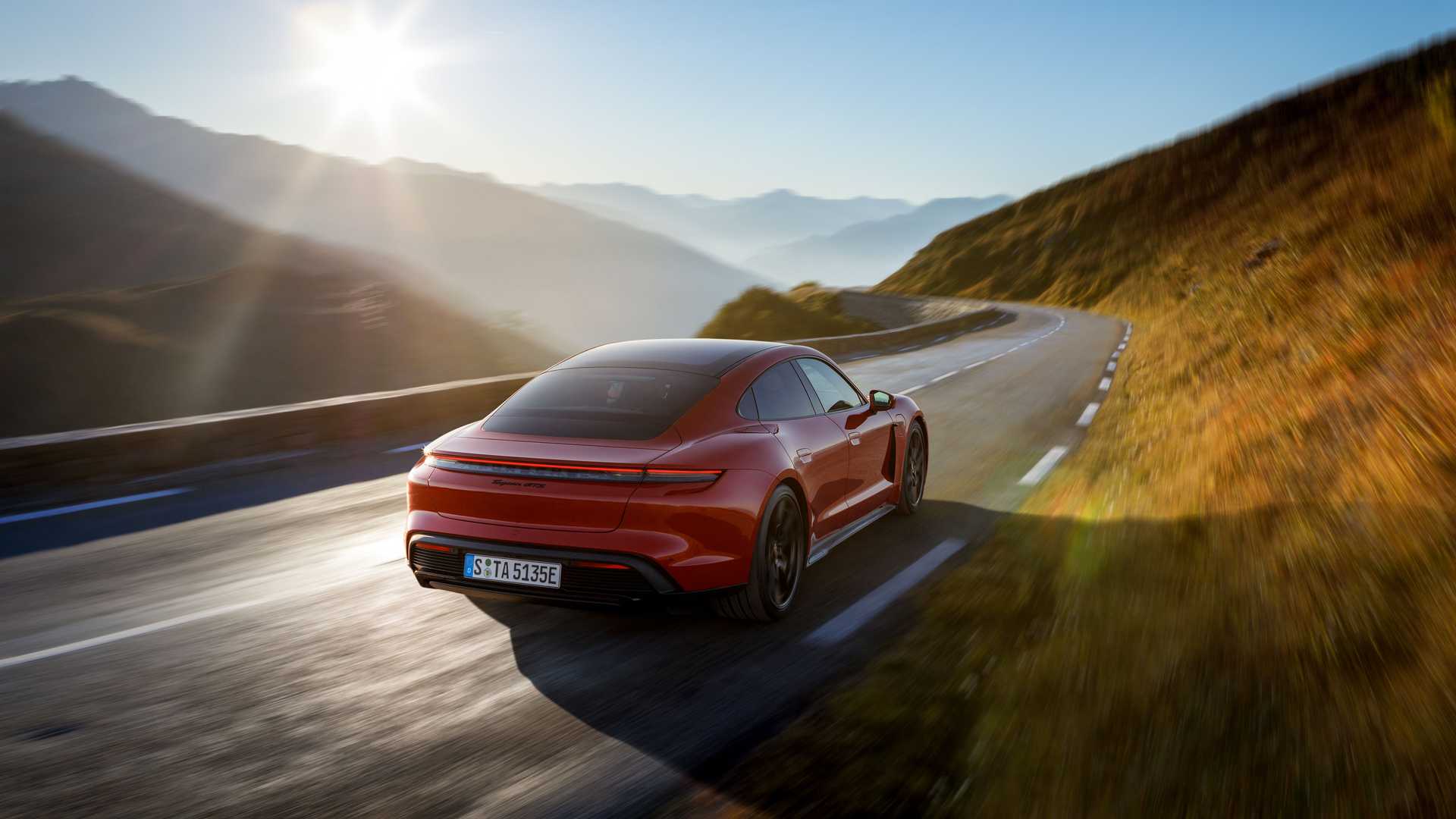 Porsche rozširuje ponuku Taycanu, pribudla verzia GTS
