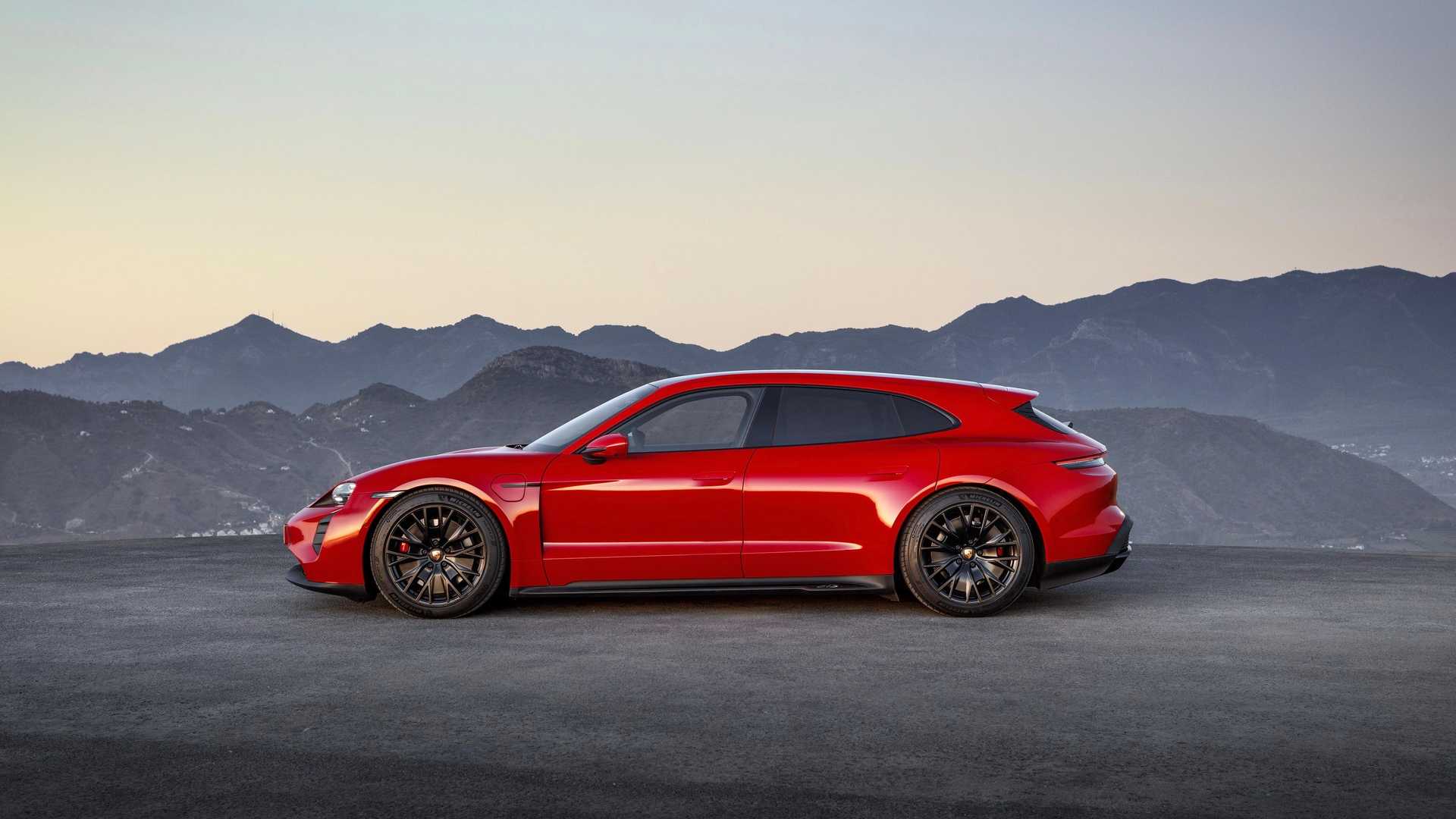 Porsche rozširuje ponuku Taycanu, pribudla verzia GTS