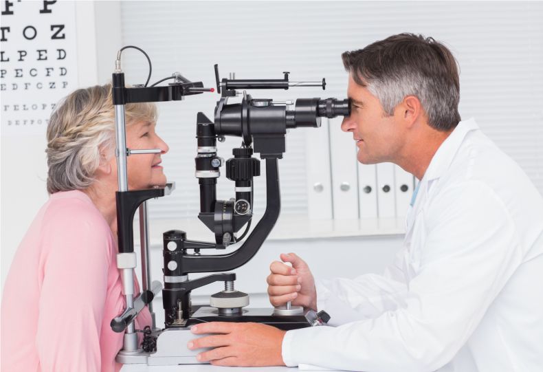 Ak budú chcieť vodiči nad 70 rokov ďalej šoférovať, budú musieť absolvovať pravidelnú lekársku prehliadku. Ako často je potrebné podstupovať lekárske vyšetrenie a posúdenie schopnosti viesť motorové vozidlo? 