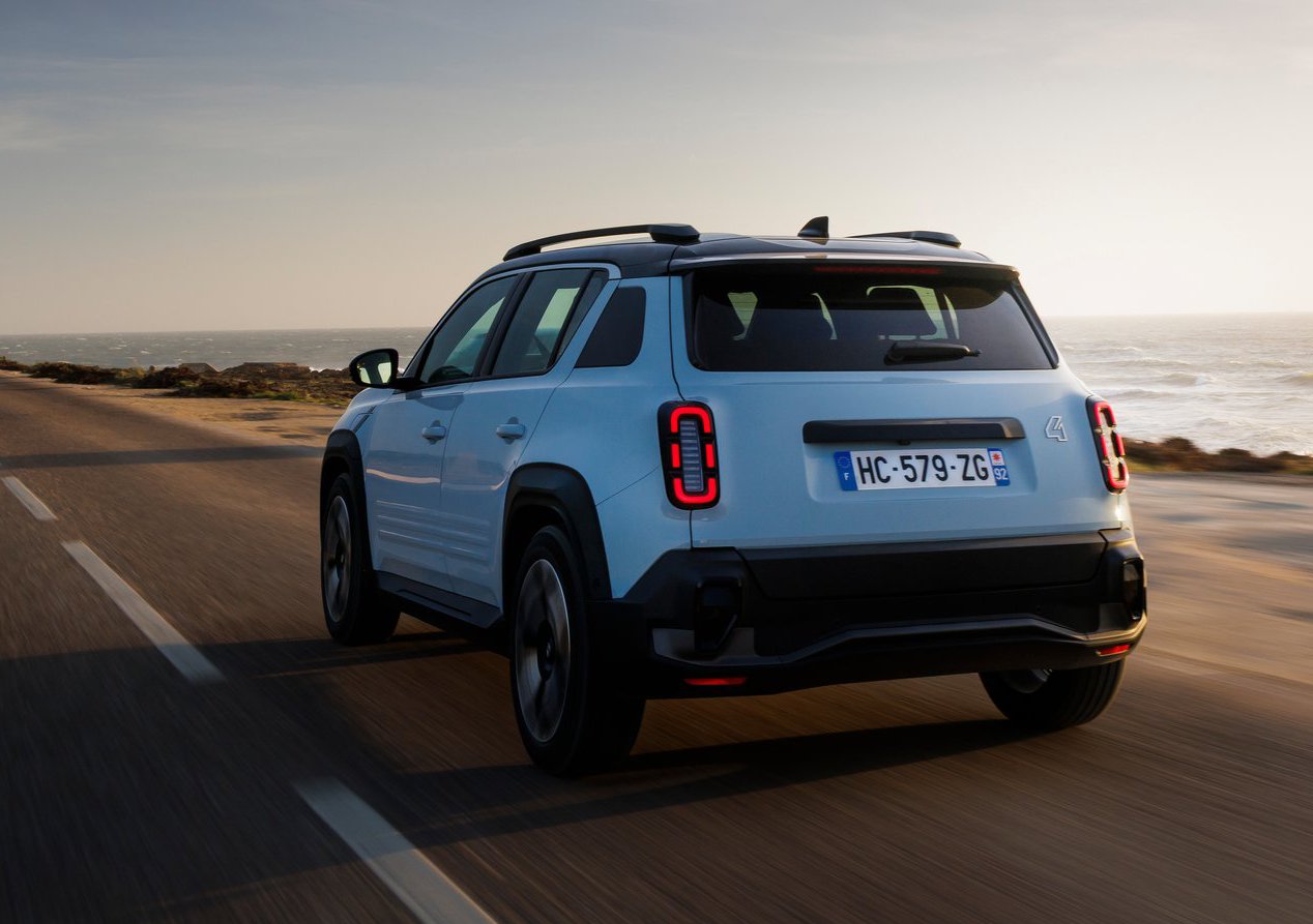 Renault. Renault 4 E-Tech Electric, jazda