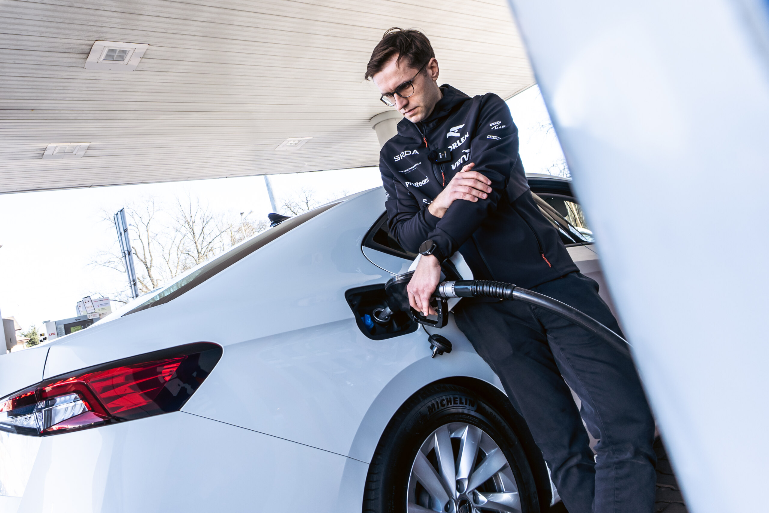 Na Škode prešiel takmer 3 000 km na jednu nádrž. Toto sú jeho rady pre všetkých motoristov