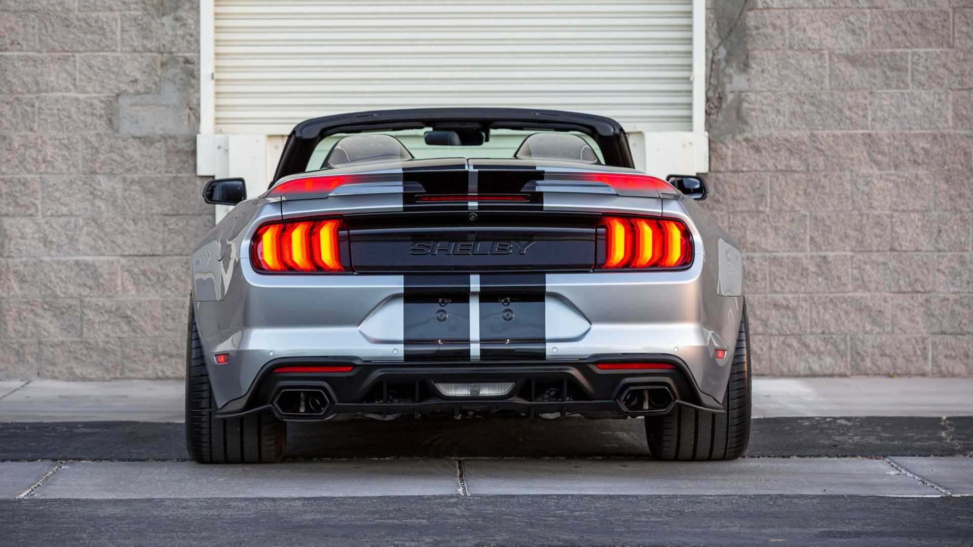 835 koní a vietor vo vlasoch, pripravte sa na nový Shelby Super Snake Speedster