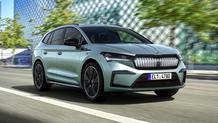 Nová Škoda Enyaq, bez parkovacích senzorov s puklicami takmer 35 000 €!