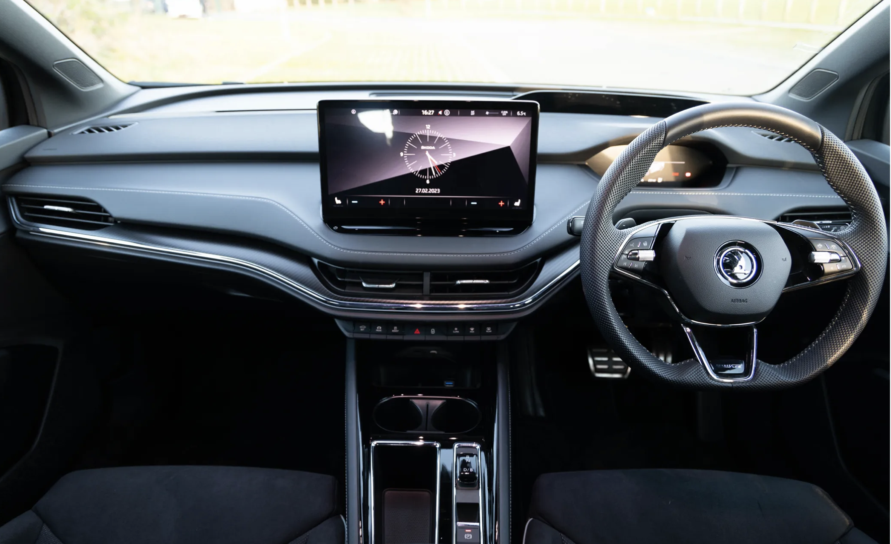 Život s elektromobilom bez domu a garáže, takáto je realita!