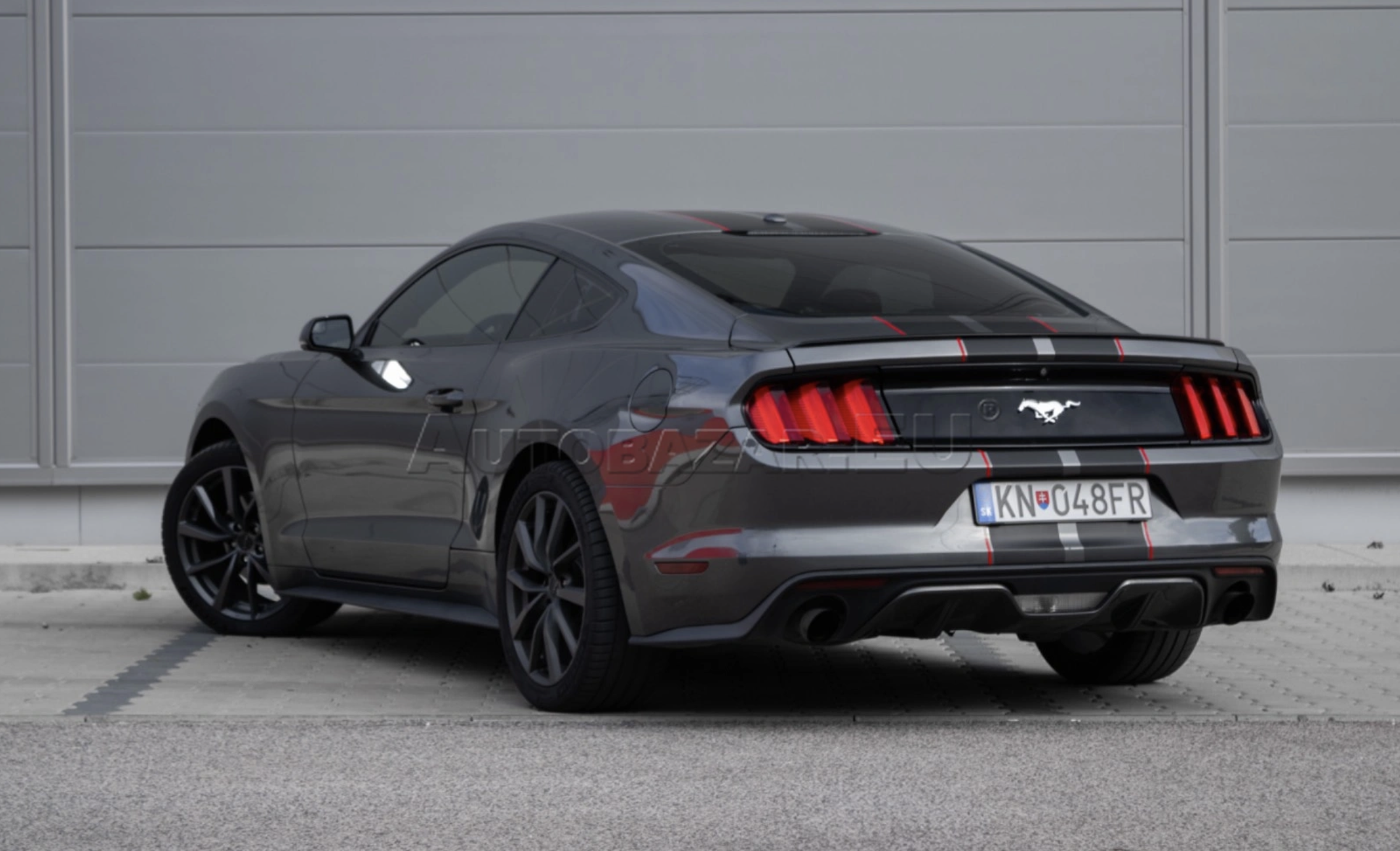 Jazdený Ford Mustang z Autobazar.EU: Auto snov za cenu Octavie v základnej výbave