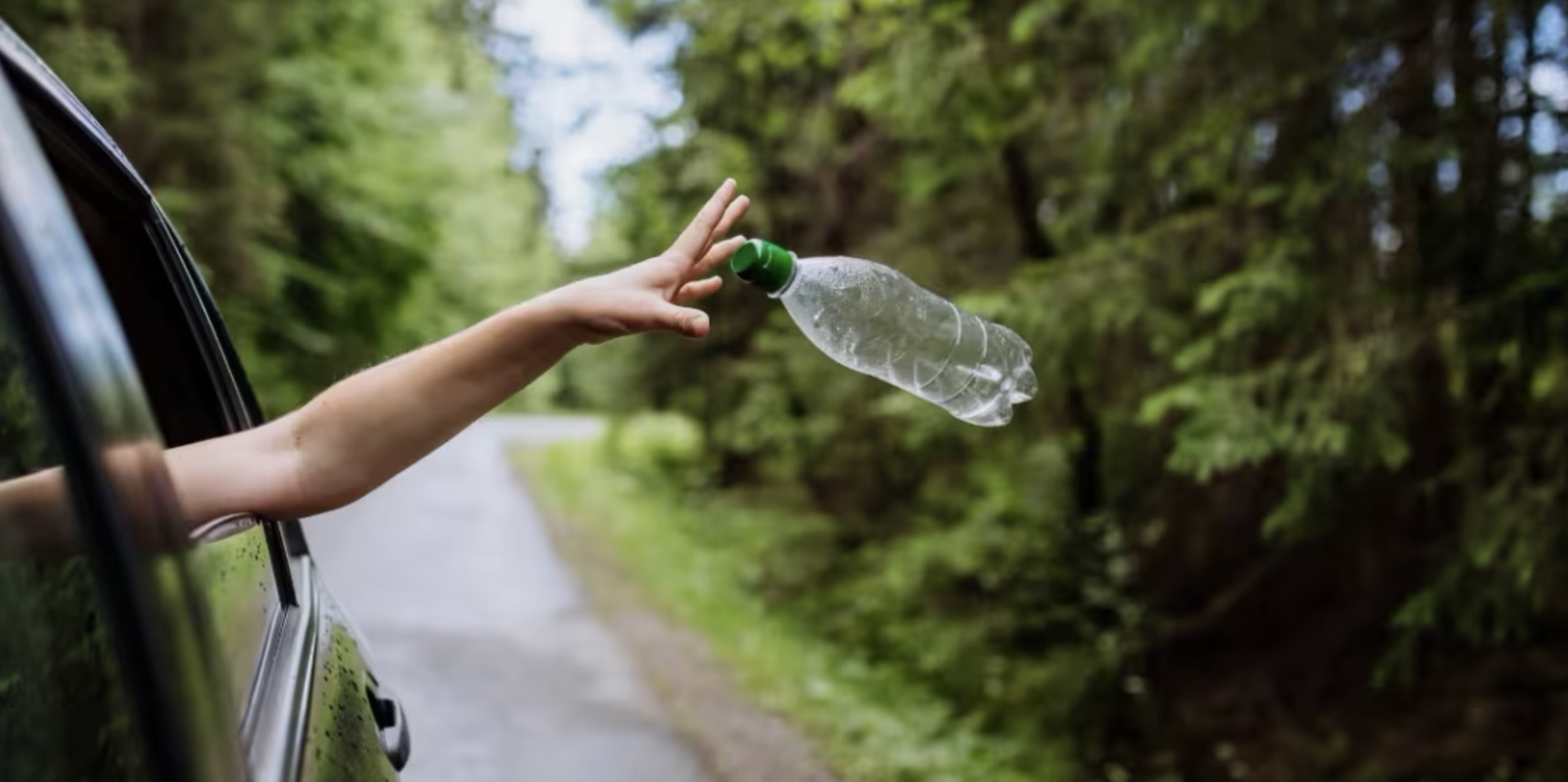 Zvýšenie pokút za vyhodenie odpadkov z auta už dosahuje likvidačnú úroveň