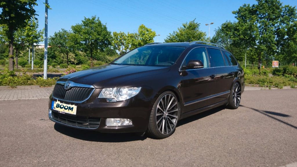Škoda Superb s maximálkou 300 km/h za cenu Fabie v základe!