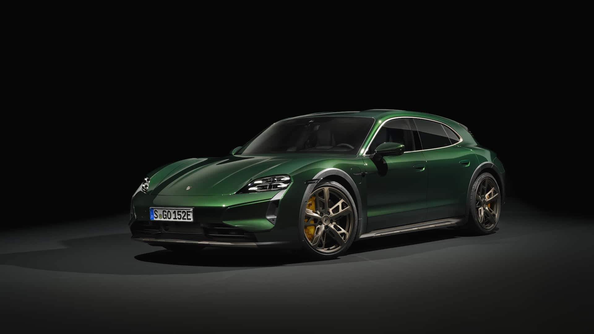 Aj Porsche Taycan už má facelift, Turbo S je na stovke za 2,4 sekundy