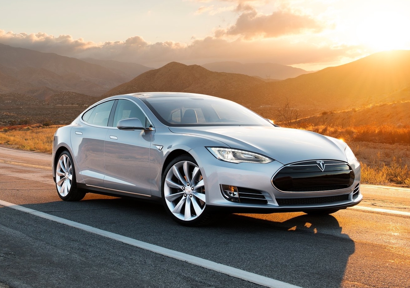 TESLA. Tesla Model S, modelový rok 2013
