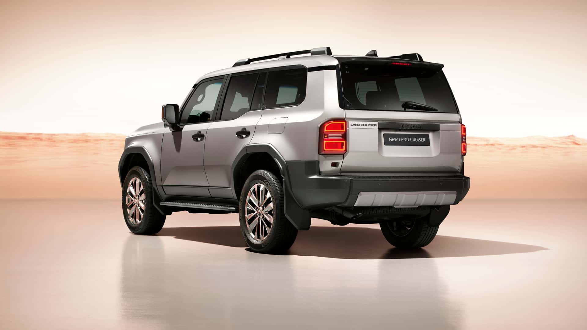 Toyota Land Cruiser prichádza s ostrými tvarmi aj do Európy