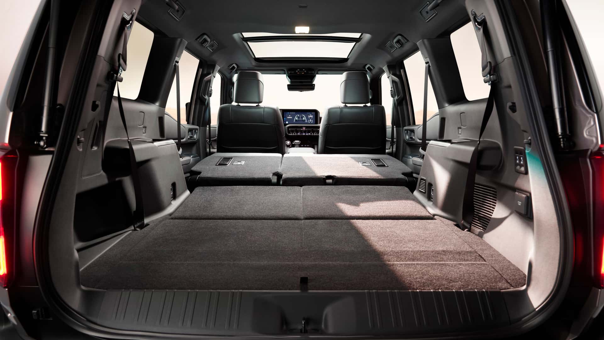 Toyota Land Cruiser prichádza s ostrými tvarmi aj do Európy