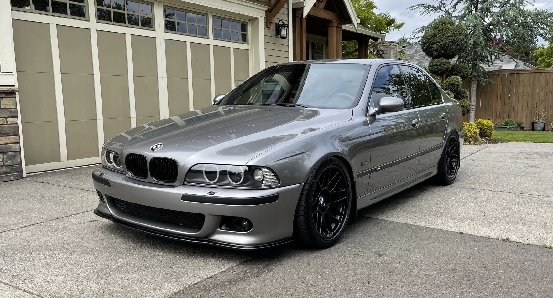 Toto BMW M5 stálo majiteľa 400 € mesačne len za servis!