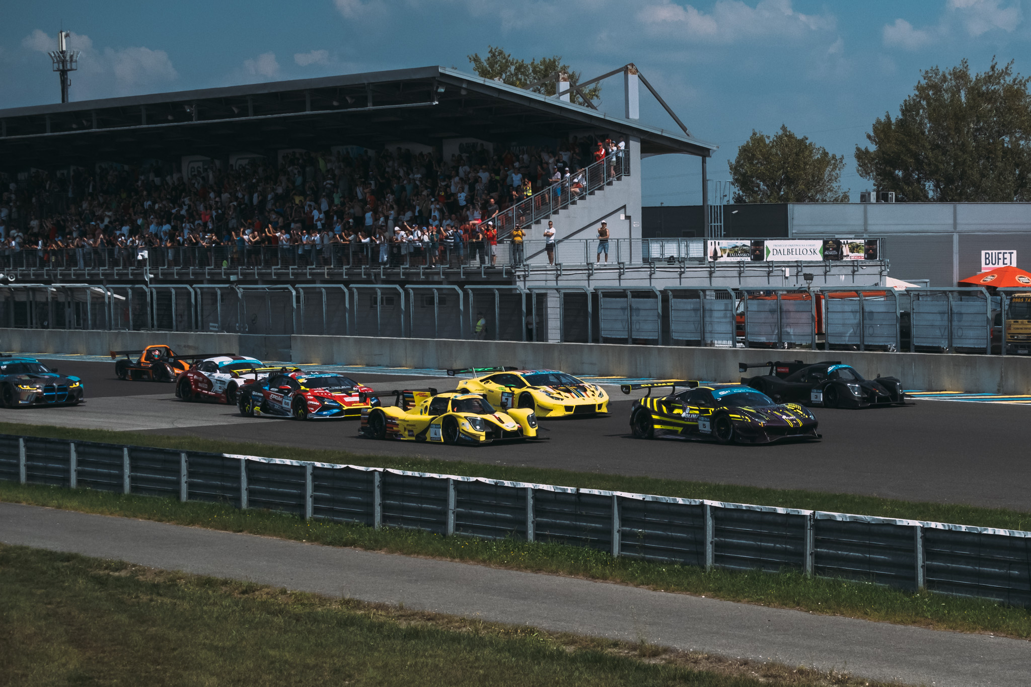 HORÚCA A VZRUŠUJÚCA VEĽKÁ CENA SR