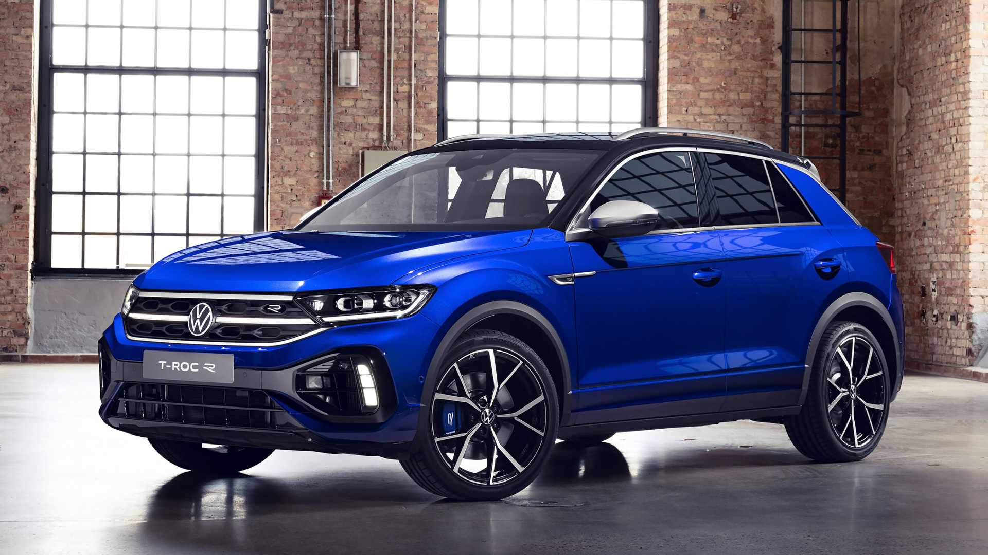 Volkswagen T-Roc má novú tvár, facelift priniesol aj dotykové plochy vnútri