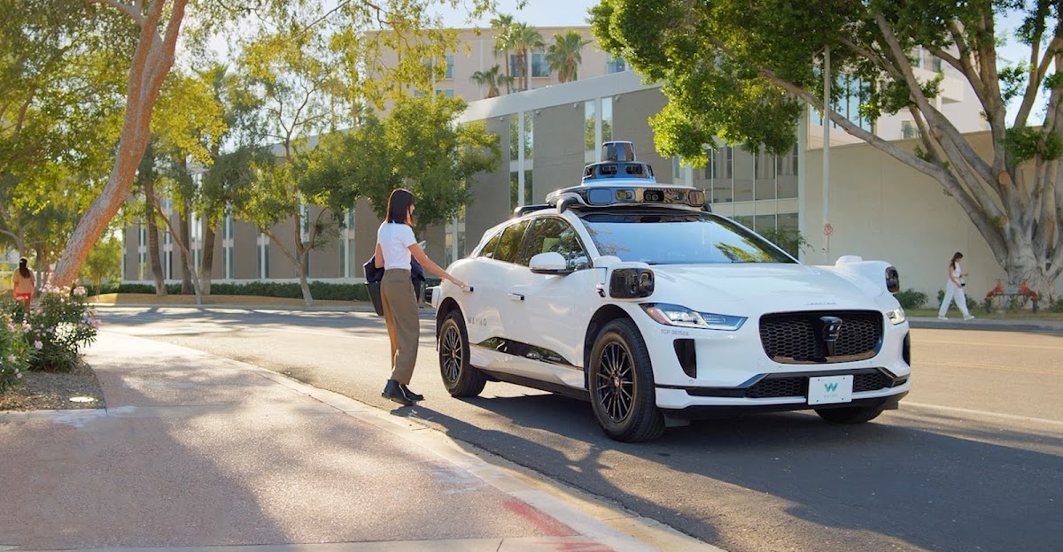 Waymo ponúka netradičnú brigádu. Brigádnici majú riešiť bizarný problém Jaguarov