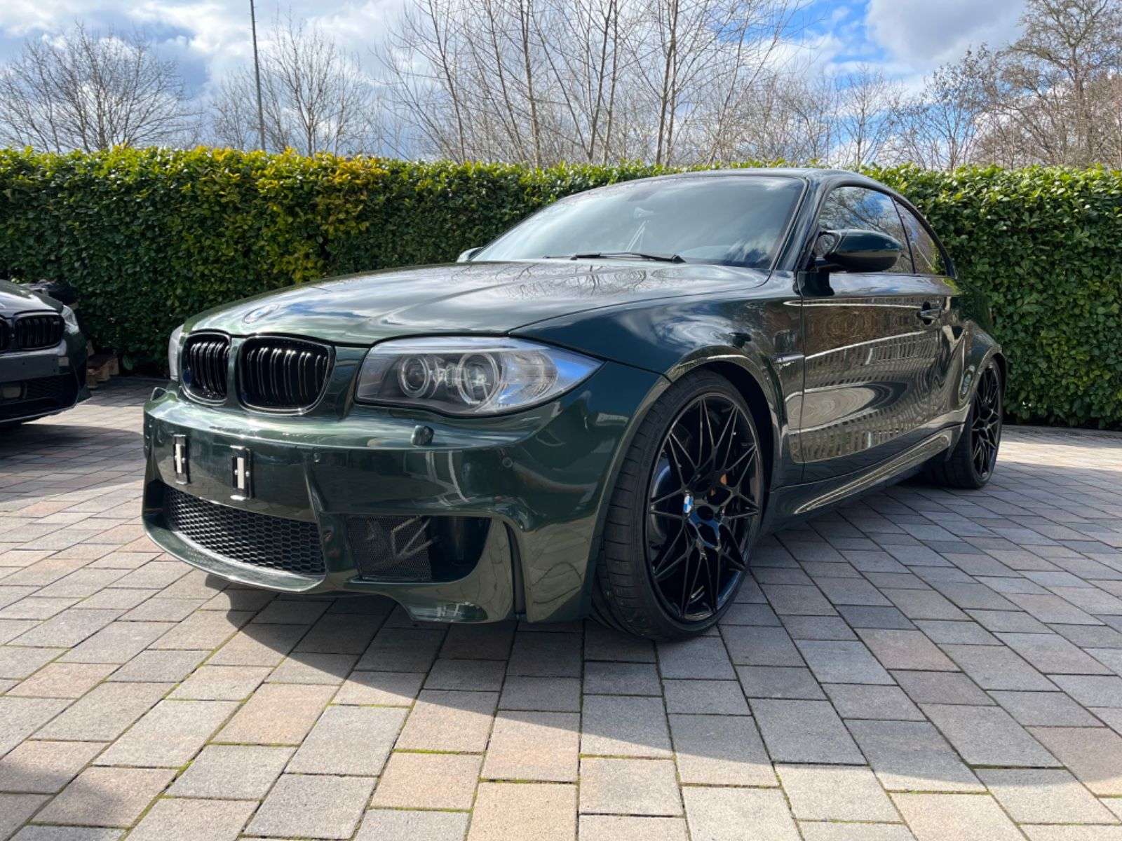 Do malého BMW dali motor s výkonom 650 koní, takto to vyzerá!