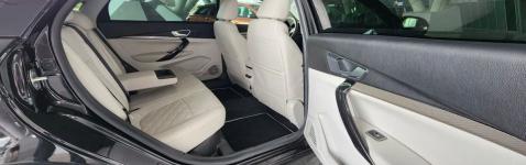 Začali vyrábať najdrahšiu Ladu v histórii, má konkurovať BMW, Audi aj Mercedesu