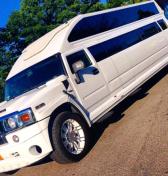 Luxusná limuzína Hummer s nočným klubom v interiéri!