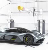 Aston Martin rýchlejší ako F1: Z nuly na 320 km/h za 10 sekúnd!